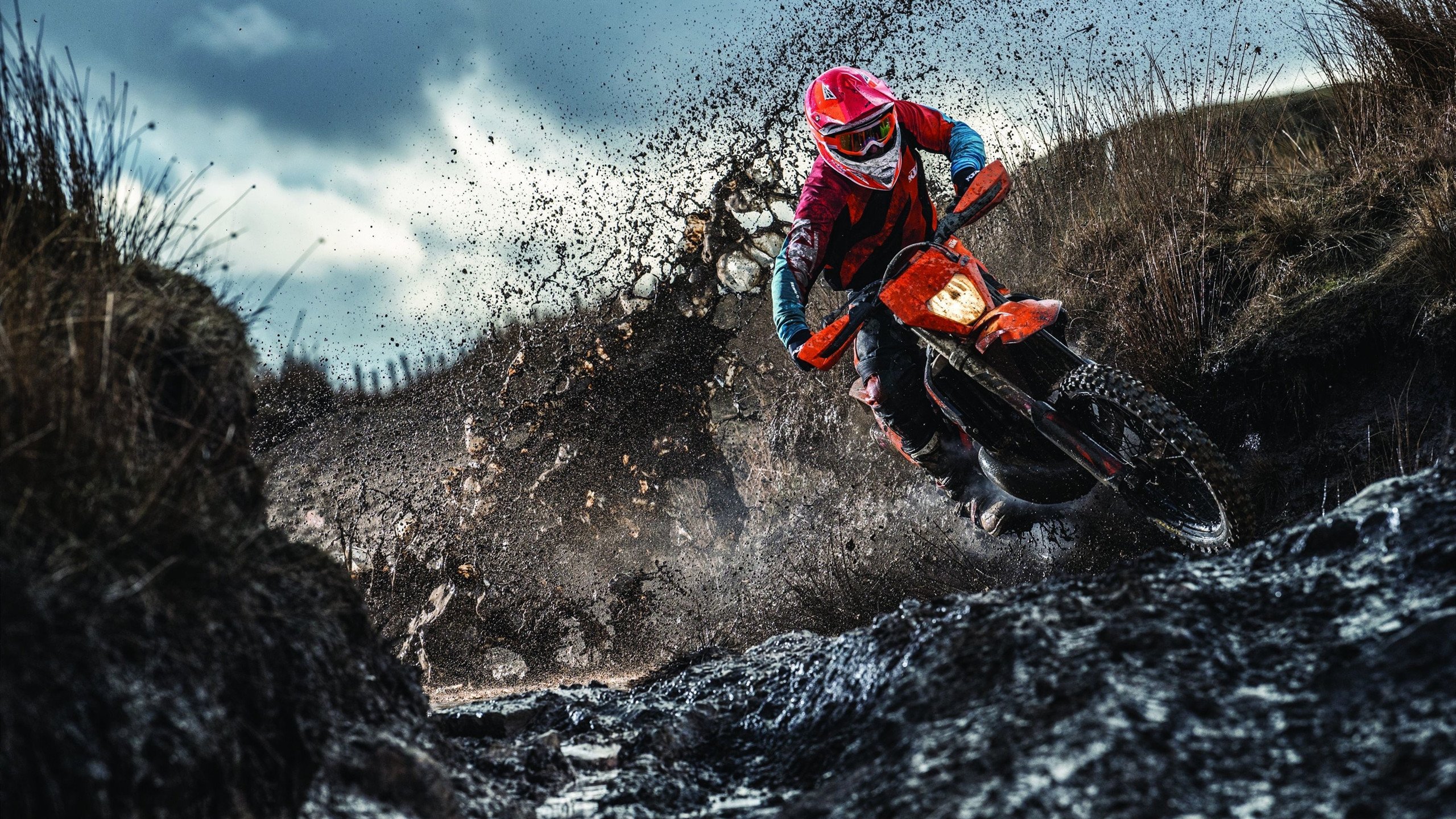 开云体育官方下载-英国队决赛突破极限刷新个人纪录，英国联赛杯决赛时间